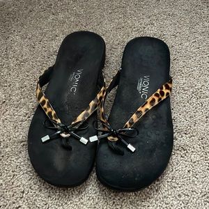 Vionic tortoise flip flops